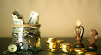 市场真金白银押注“鸽到极致”的哈塞特上位!