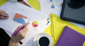 华尔街强势回归：2025年六大行市值激增逾1/3 监管